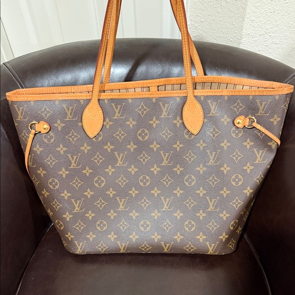 Louis Vuitton Brown Monogram Neverfull with Tan Accents - Picture 2 of 4
